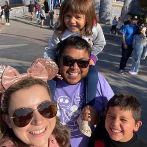 Meet your Posher, Carlos